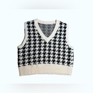 SHEIN Houndstooth Cropped Sweater Vest Size Large | Tan & Black V-Neck